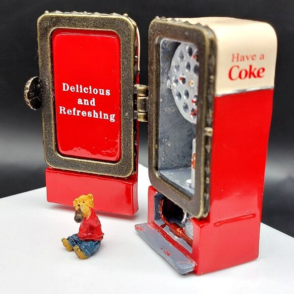 Boyds Bears Coca-Cola Vending Machine Figurine 2005 Ltd Ed Frizz Style #919901 - Picture 4 of 8